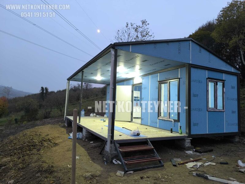 ÇATI VERANDALI KONTEYNER EV 24 METREKARE 1 ODA 1 SALON 